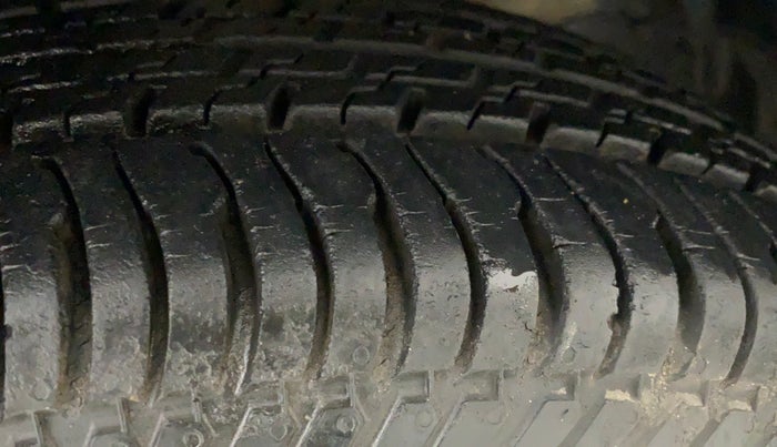 2012 Maruti Swift Dzire VXI, Petrol, Manual, 70,739 km, Right Rear Tyre Tread
