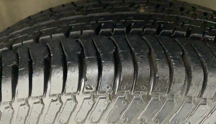 2012 Maruti Swift Dzire VXI, Petrol, Manual, 70,739 km, Right Front Tyre Tread