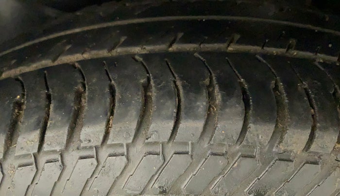 2012 Maruti Swift Dzire VXI, Petrol, Manual, 70,739 km, Left Rear Tyre Tread