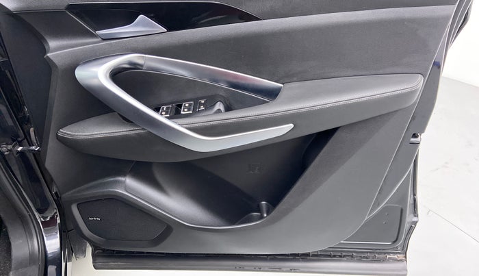 2019 MG HECTOR SHARP DCT PETROL, Petrol, Automatic, 23,953 km, Driver Side Door Panels Control