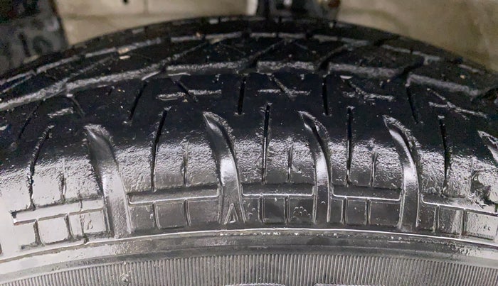 2014 Maruti Swift VDI, Diesel, Manual, 38,373 km, Left Front Tyre Tread
