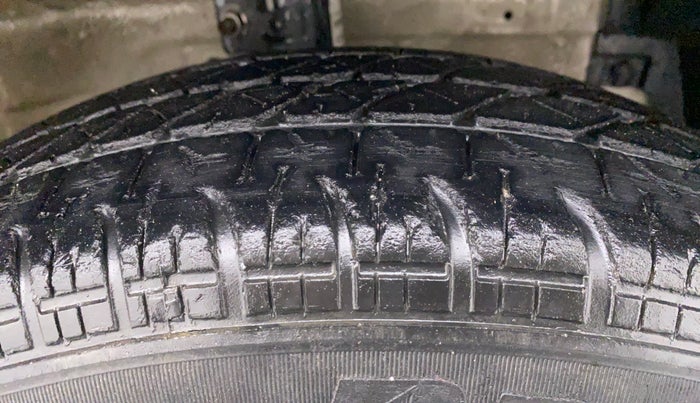 2014 Maruti Swift VDI, Diesel, Manual, 38,373 km, Right Front Tyre Tread