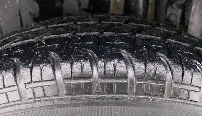 2014 Maruti Swift VDI, Diesel, Manual, 38,373 km, Left Rear Tyre Tread