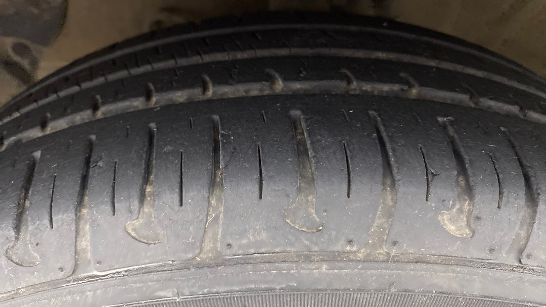 Left Front Tyre Tread