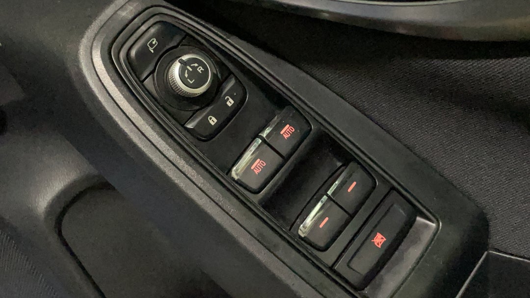 2019 Subaru XV 2.0i Premium, Automatic, 74559 km, Drivers Side Door Panel Controls