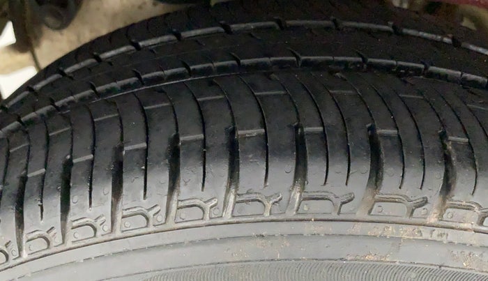 2017 Mahindra KUV 100 NXT K4+ 6S, Petrol, Manual, 20,536 km, Right Rear Tyre Tread