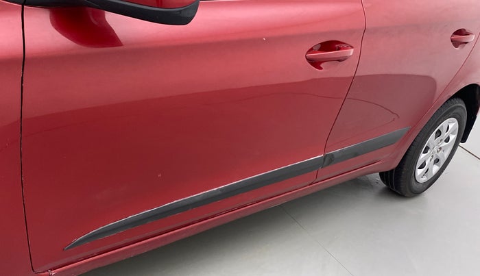 2018 Hyundai Elite i20 Magna Executive 1.2 AT, Petrol, Automatic, 85,315 km, Front passenger door - Slightly dented