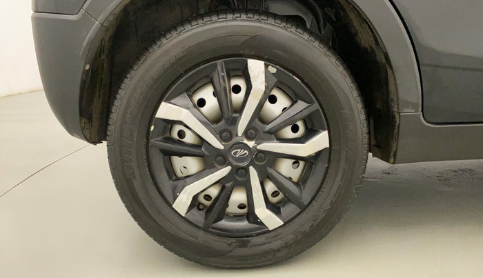 2022 Mahindra XUV300 W4 1.2 PETROL, Petrol, Manual, 15,819 km, Right Rear Wheel