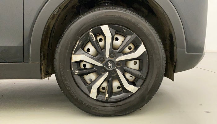2022 Mahindra XUV300 W4 1.2 PETROL, Petrol, Manual, 15,819 km, Right Front Wheel