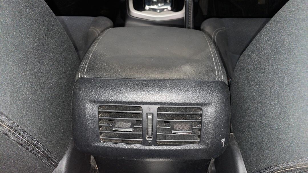 2016 Nissan Navara St (4x4), Automatic, 144494 km, Rear A/C Vent