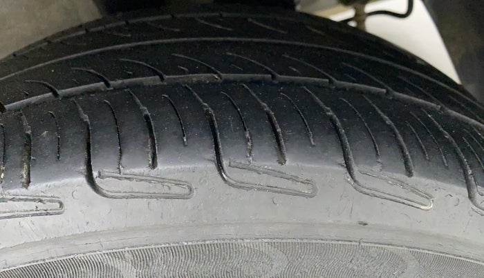 2014 Hyundai Xcent BASE 1.2, Petrol, Manual, 88,916 km, Left Rear Tyre Tread