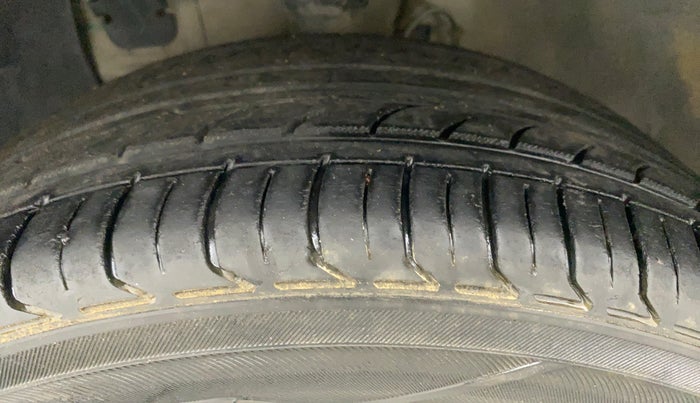 2015 Hyundai Elite i20 ASTA 1.2, Petrol, Manual, 53,005 km, Left Front Tyre Tread