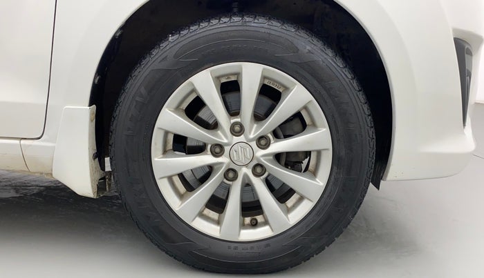 2012 Maruti Ertiga ZXI, Petrol, Manual, 39,429 km, Right Front Wheel