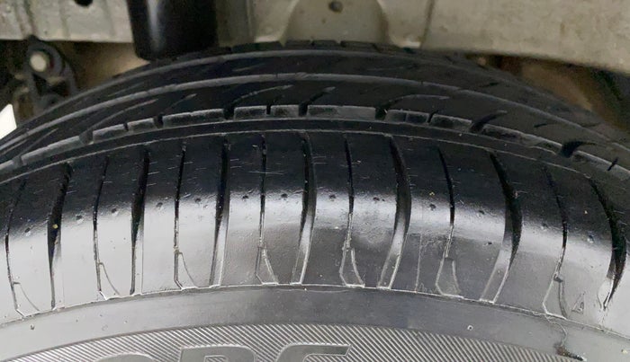 2018 Mahindra KUV 100 NXT K2 P 6 STR, Petrol, Manual, 18,706 km, Right Rear Tyre Tread