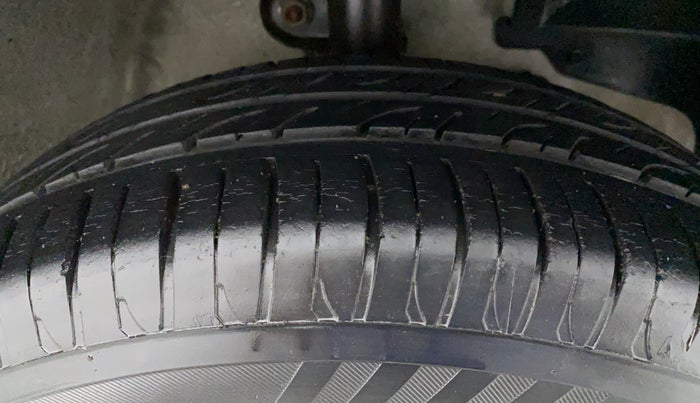 2018 Mahindra KUV 100 NXT K2 P 6 STR, Petrol, Manual, 18,706 km, Right Front Tyre Tread