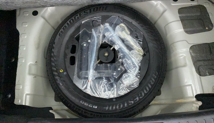 2018 Mahindra KUV 100 NXT K2 P 6 STR, Petrol, Manual, 18,706 km, Spare Tyre