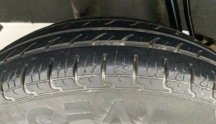 2018 Renault Kwid RXL, Petrol, Manual, 26,779 km, Right Rear Tyre Tread