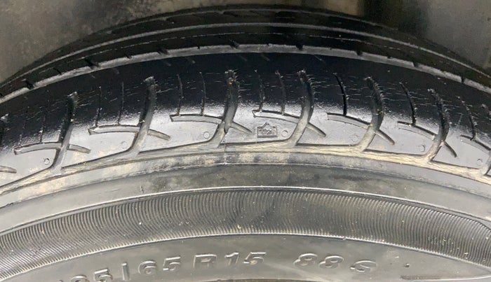 2016 Maruti Ciaz ZXI, Petrol, Manual, 24,050 km, Left Rear Tyre Tread