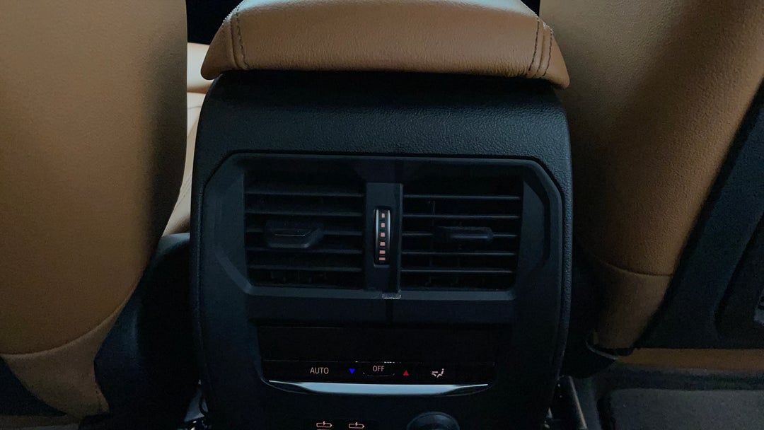 2020 BMW 3 30i M Sport, Automatic, 55044 km, Rear A/C Vent