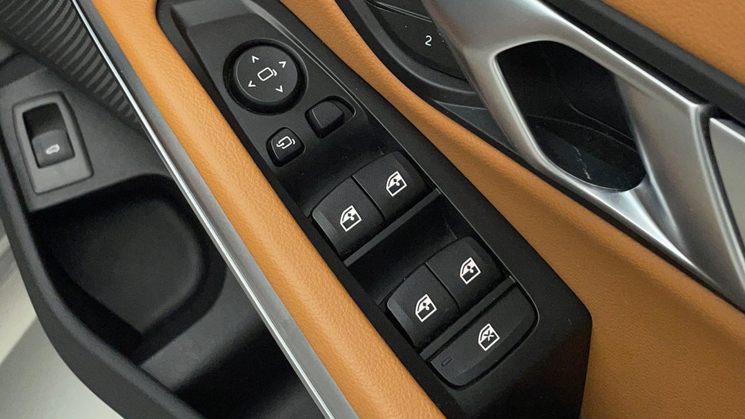 2020 BMW 3 30i M Sport, Automatic, 55044 km, Drivers Side Door Panel Controls