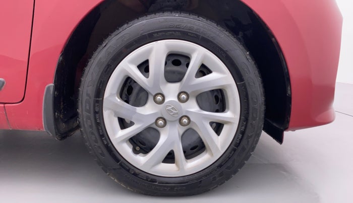 2017 Hyundai Grand i10 SPORTZ O 1.2, Petrol, Manual, 50,336 km, Right Front Wheel