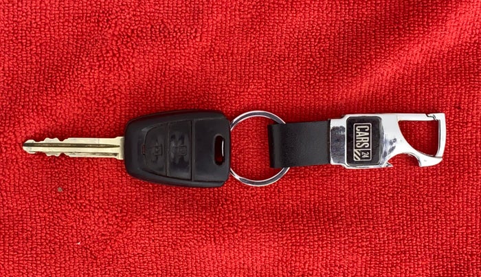 2017 Hyundai Grand i10 SPORTZ O 1.2, Petrol, Manual, 50,336 km, Key Close Up