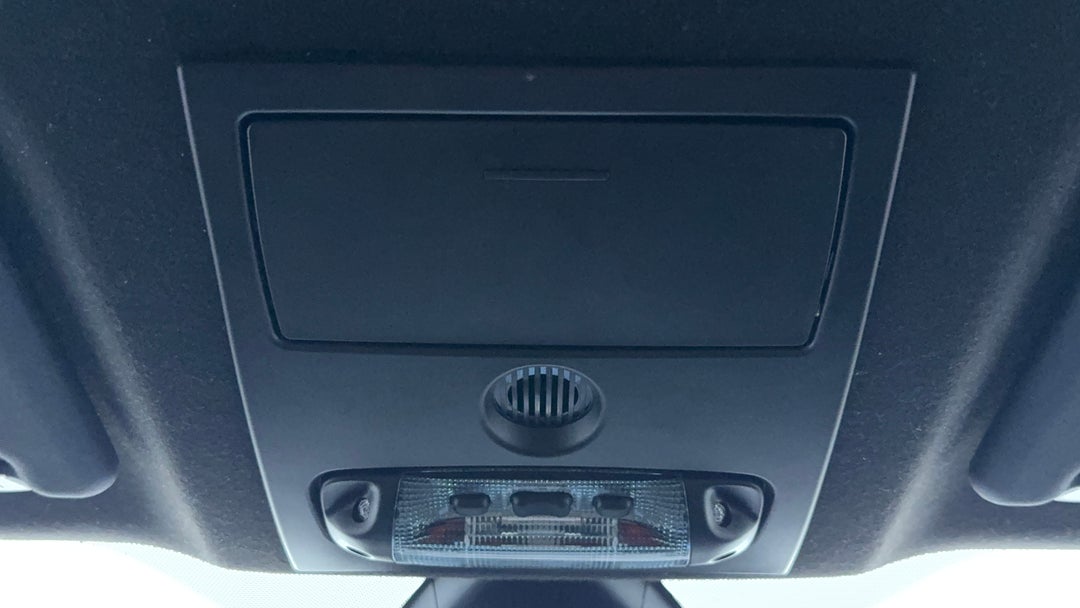 On-Roof Controls/Sunglass holder