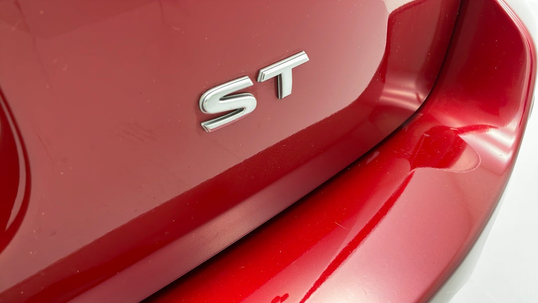 2019 Nissan Pathfinder St (4x2), Automatic, 52549 km, Badge (Boot Right Side)