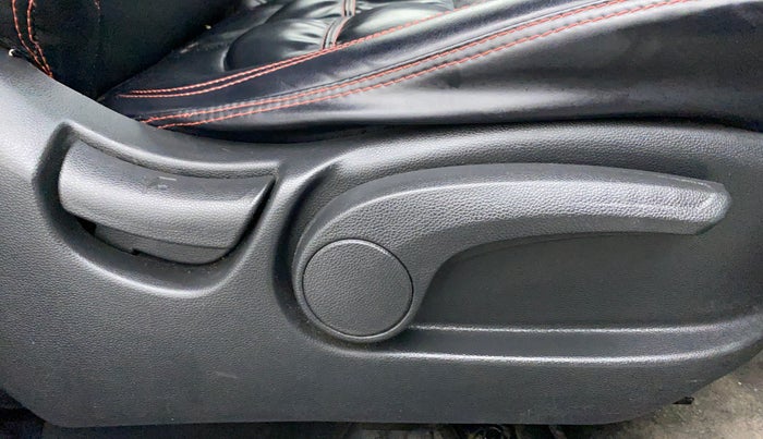 2016 Hyundai Creta 1.6 S, Petrol, Manual, 76,942 km, Driver Side Adjustment Panel