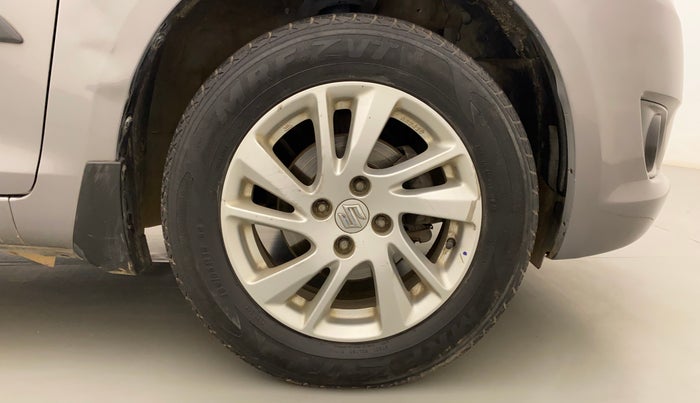 2014 Maruti Swift ZXI, Petrol, Manual, 58,186 km, Right Front Wheel