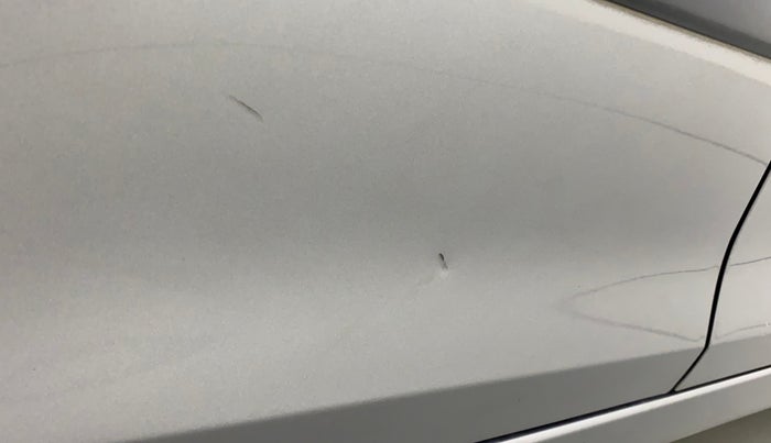 2014 Maruti Swift ZXI, Petrol, Manual, 58,186 km, Right rear door - Slightly dented