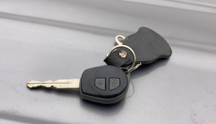 2012 Maruti Wagon R 1.0 VXI, Petrol, Manual, 10,443 km, Lock system - Remote key not functional