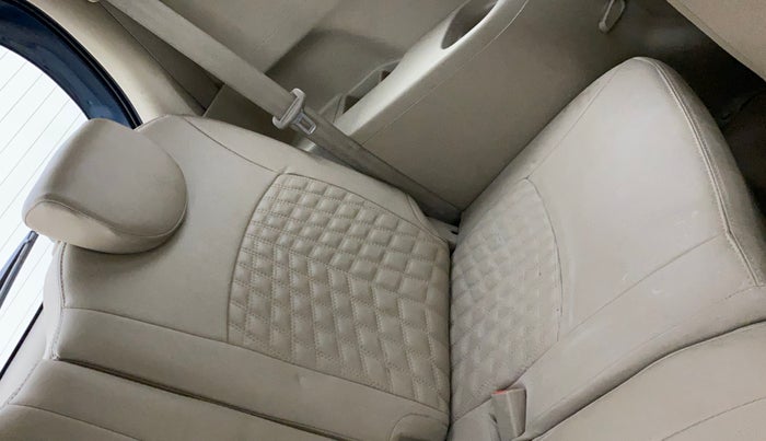 2016 Maruti Ertiga ZDI + SHVS, Diesel, Manual, 74,429 km, Third-row left seat - Cover slightly stained