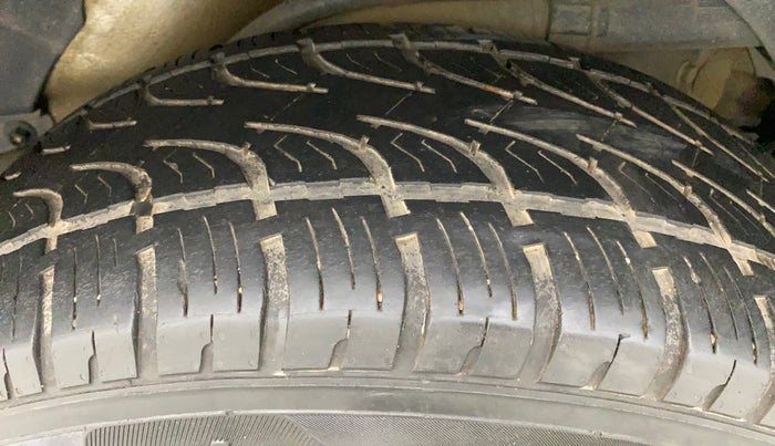2018 Mahindra XUV500 W5, Diesel, Manual, 92,141 km, Left Rear Tyre Tread