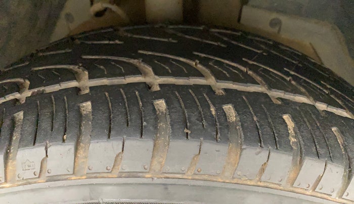 2018 Mahindra XUV500 W5, Diesel, Manual, 92,141 km, Right Front Tyre Tread