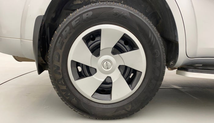 2018 Mahindra XUV500 W5, Diesel, Manual, 92,141 km, Right Rear Wheel
