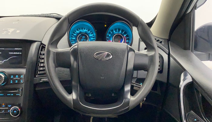 2018 Mahindra XUV500 W5, Diesel, Manual, 92,141 km, Steering Wheel Close Up