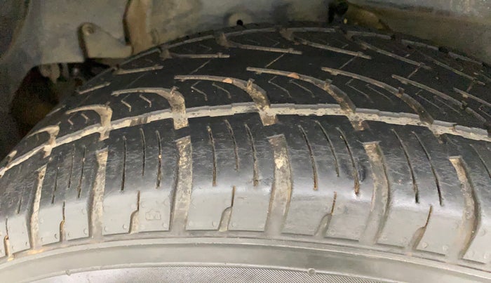 2018 Mahindra XUV500 W5, Diesel, Manual, 92,141 km, Right Rear Tyre Tread