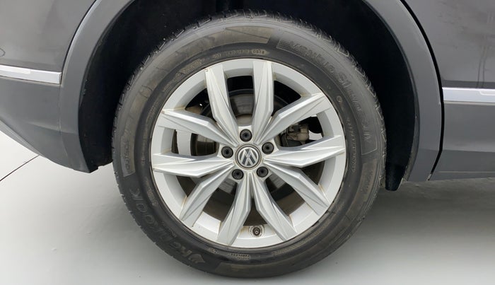 2018 Volkswagen TIGUAN HIGHLINE A/T, Diesel, Automatic, 74,732 km, Right Rear Wheel