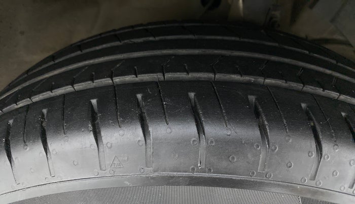 2019 Maruti XL6 ALPHA AT SHVS, Petrol, Automatic, 73,478 km, Right Front Tyre Tread