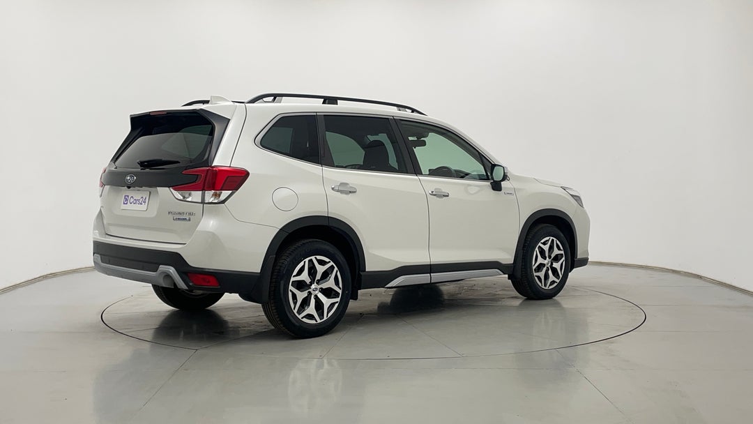 Right Back Diagonal (45- Degree) View