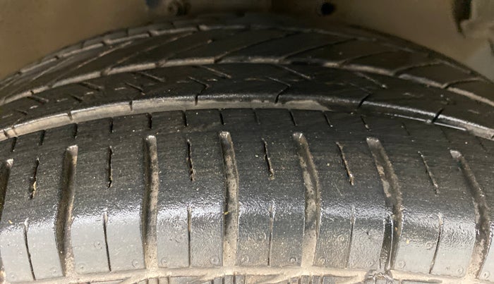 2019 Maruti Celerio VXI AMT (O), Petrol, Automatic, 38,011 km, Right Front Tyre Tread