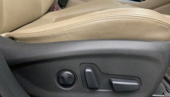 2018 Hyundai Tucson 2WD AT GLS PETROL, Petrol, Automatic, 33,362 km, Driver Side Adjustment Panel