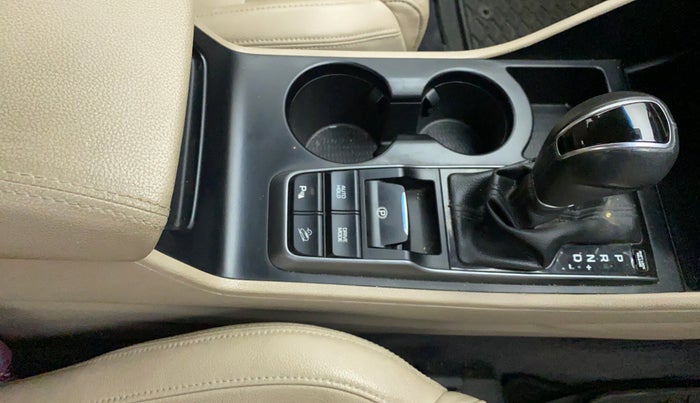 2018 Hyundai Tucson 2WD AT GLS PETROL, Petrol, Automatic, 33,362 km, Gear Lever
