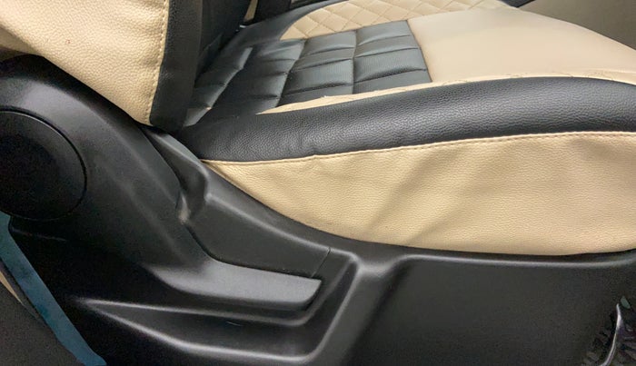 2019 Maruti New Wagon-R LXI CNG 1.0, CNG, Manual, 52,674 km, Driver Side Adjustment Panel