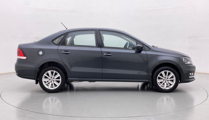 2016 Volkswagen Vento HIGHLINE 1.2 TSI AT, Petrol, Automatic, 27,783 km, Right Side View