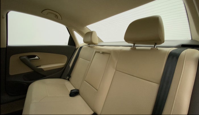 2016 Volkswagen Vento HIGHLINE 1.2 TSI AT, Petrol, Automatic, 27,783 km, Right Side Rear Door Cabin