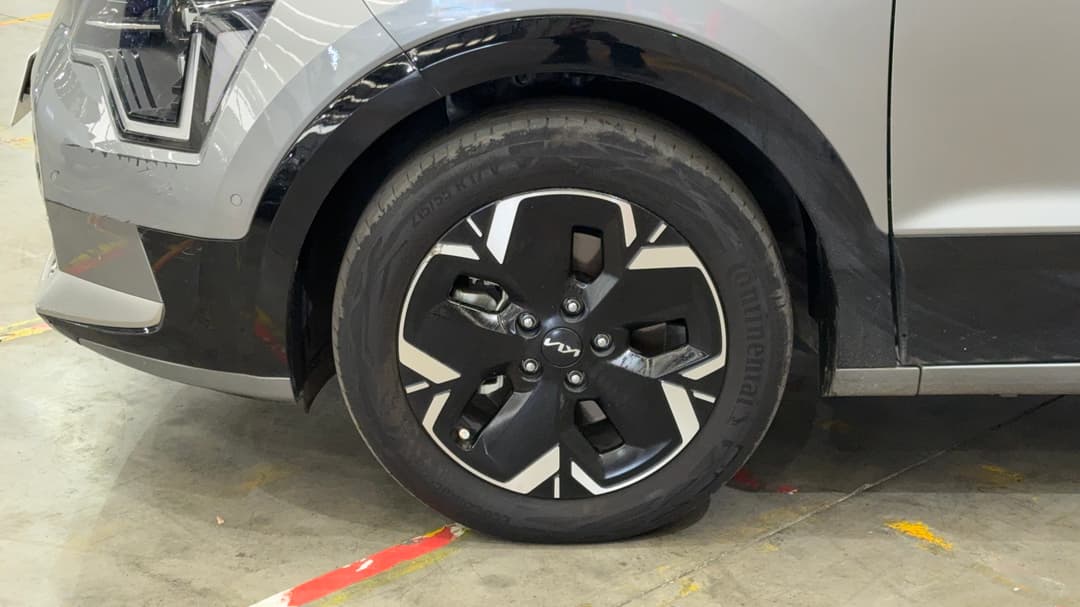 2023 Kia Niro Ev Gt-line Body C Pillar, Automatic, 24304 km, Left Front Wheel