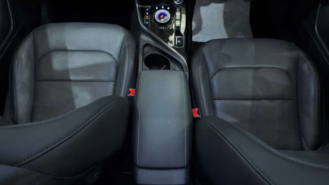 2023 Kia Niro Ev Gt-line Body C Pillar, Automatic, 24304 km, Center Console