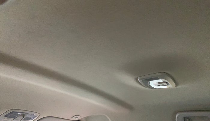 2019 Mahindra XUV300 W8 1.5 DIESEL, Diesel, Manual, 22,533 km, Ceiling - Roof lining is slightly discolored